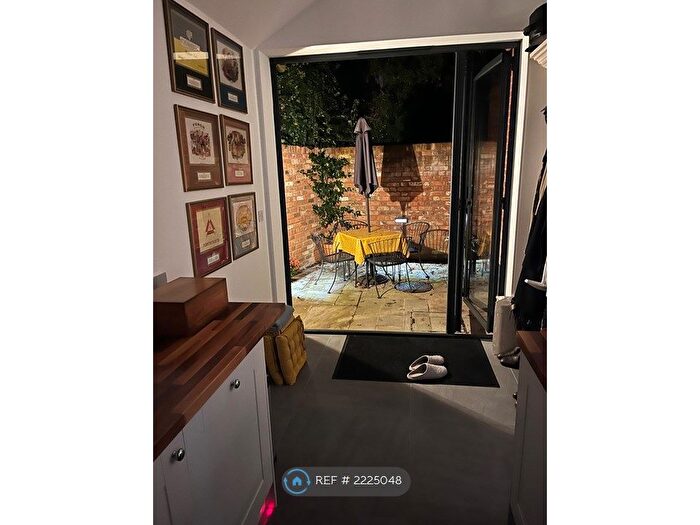 1 Bedroom Detached House To Rent In Paley Street, Maidenhead, SL6