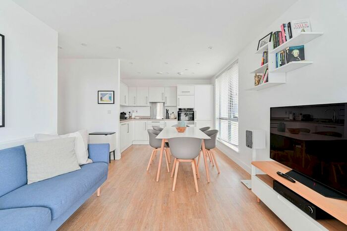 1 Bedroom Flat To Rent In Coal Lane, Brixton, London, SW9