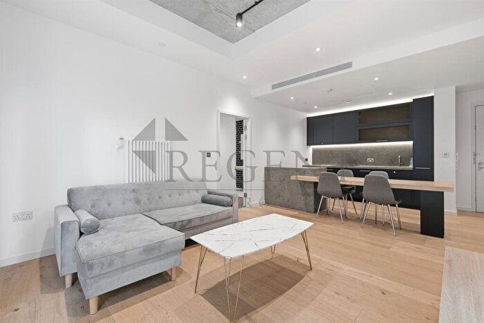 2 Bedroom Apartment To Rent In Rendel House, Hope Walk, E14