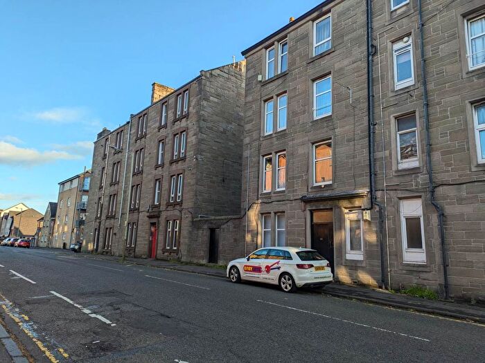 2 Bedroom Flat To Rent In Arthurstone Terrace, Dundee, DD4