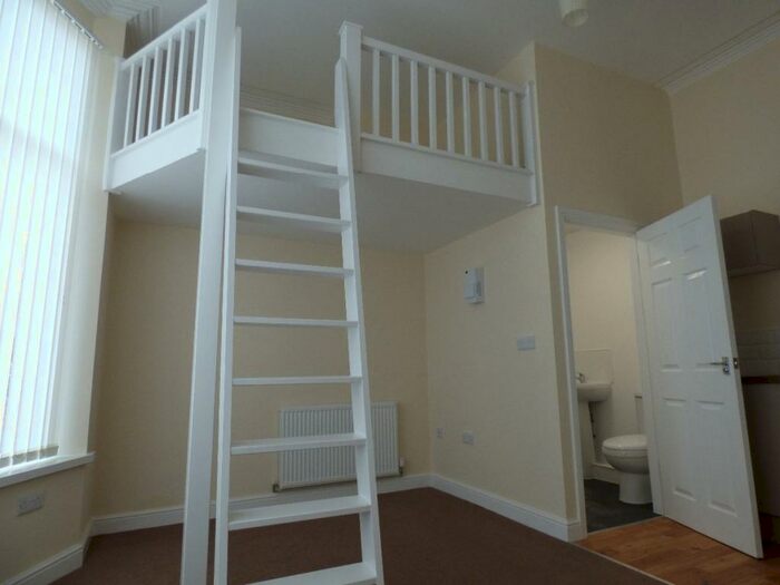 Studio To Rent In Flat, Avenue Road, DN2