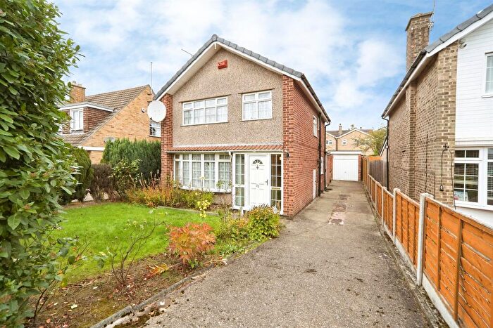 3 Bedroom Semi-Detached House For Sale In Plantation Avenue, Shadwell, Leeds, LS17