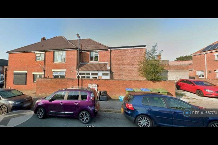 4 Bedroom Flat To Rent In Deacon Road, Southampton, SO19