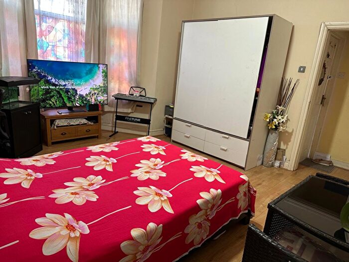 2 Bedroom Flat To Rent In Bengal Road, Ilford, IG1