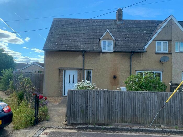 3 Bedroom Semi-Detached House To Rent In Tristram Road, Ducklington, OX29