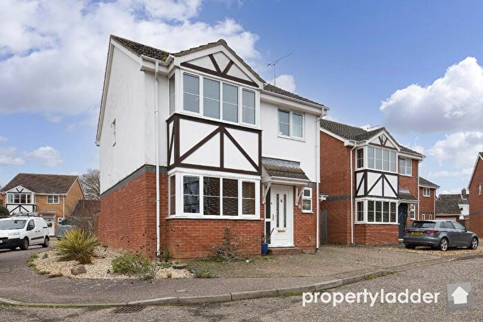 4 Bedroom Detached House For Sale In Harvest Close, Hainford, NR10