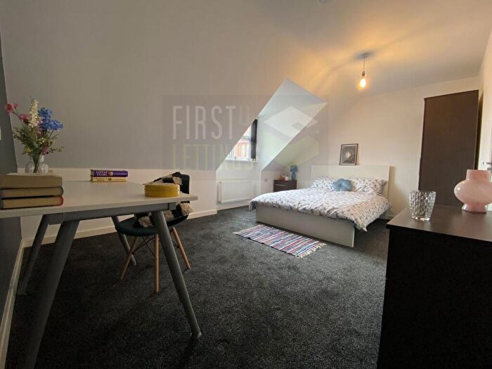 5 Bedroom Semi Detached House To Rent In Avenue Road Extension, Clarendon Park, LE2