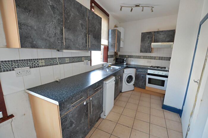 2 Bedroom Flat To Rent In Wick Road, E5