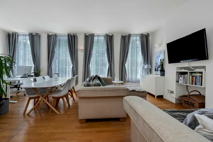 1 Bedroom Flat To Rent In The Pavement, Clapham Common, SW4