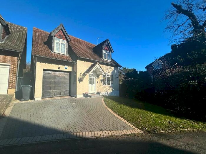 4 Bedroom Detached House To Rent In Postern Green, Enfield, EN2