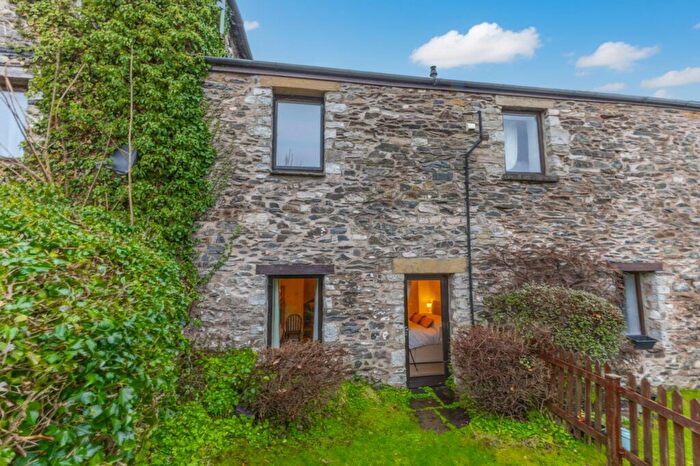 2 Bedroom Barn Conversion For Sale In A Stonebeck, Lindale, LA11