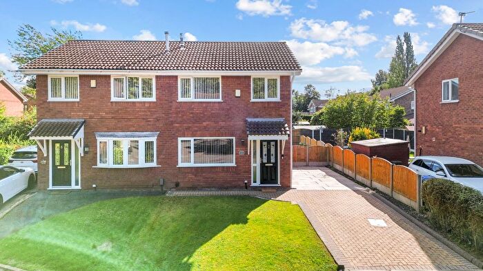 3 Bedroom Semi-Detached House For Sale In Nairn Close, Fearnhead, WA2