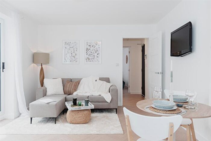 1 Bedroom Apartment To Rent In Bell Street, Reigate, RH2