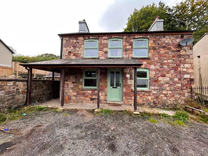 3 Bedroom Detached House To Rent In Brynygroes Cottages, Ystradgynlais, Swansea, SA9