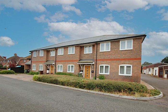 1 Bedroom Flat For Sale In Whetsted Road, Five Oak Green, Tonbridge, TN12