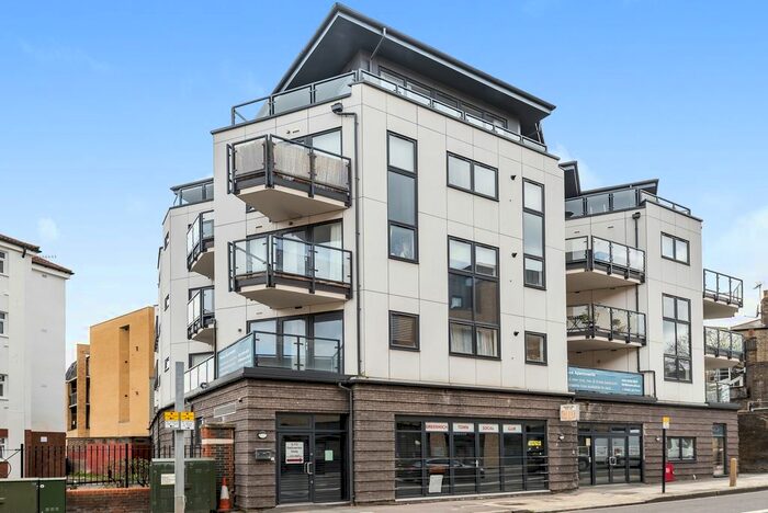 2 Bedroom Flat To Rent In Blackwall Lane, London, SE10