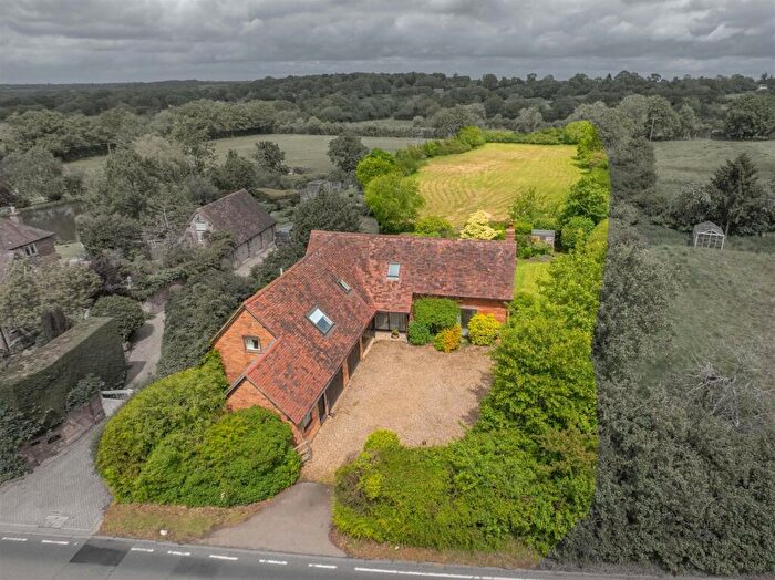 4 Bedroom Detached House For Sale In Henley Road, Claverdon, CV35