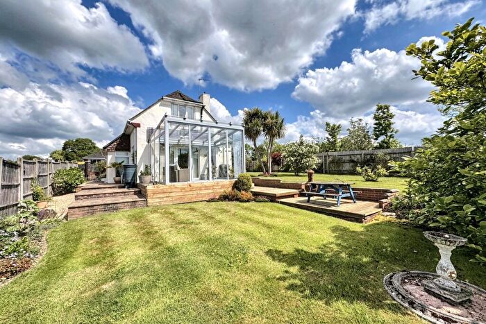 3 Bedroom Detached House For Sale In Chalbury, BH21