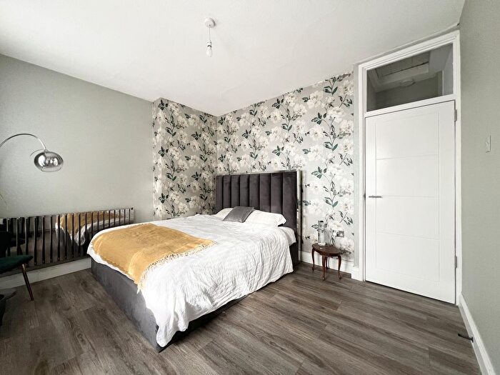 Studio To Rent In Fenton Road, London, N17