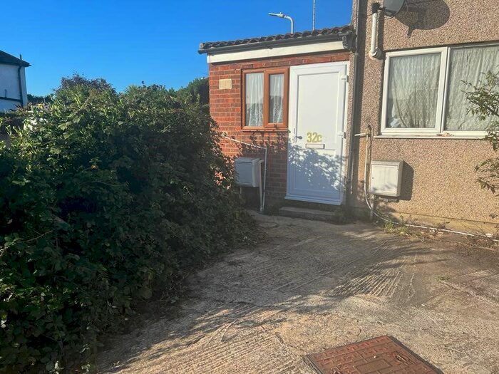 Studio To Rent In Mildred Avenue, Hayes, UB3