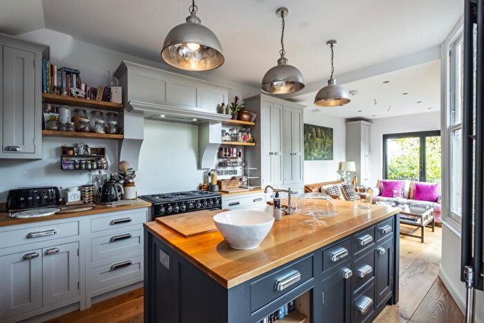 5 Bedroom Terraced House To Rent In Warner Road, London, N8