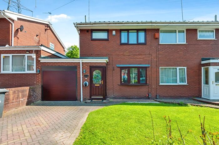 3 Bedroom Semi-Detached House For Sale In Paddock Rise, Runcorn, Cheshire, WA7