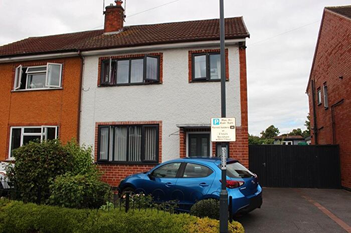 3 Bedroom Semi-Detached House For Sale In St. Cuthberts Road, Derby, DE22