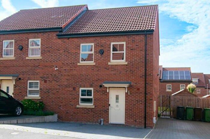 3 Bedroom Semi-Detached House To Rent In Asket Fold, Leeds, West Yorkshire, Uk, LS14