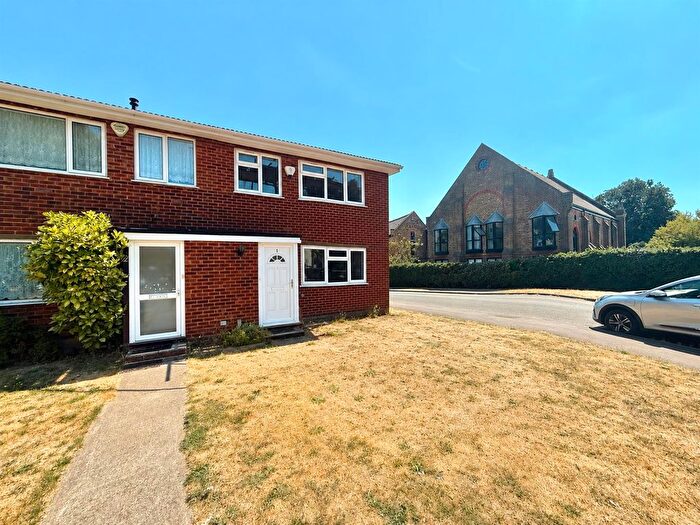 3 Bedroom End Of Terrace House To Rent In Vineries Close, Sipson, West Drayton, UB7