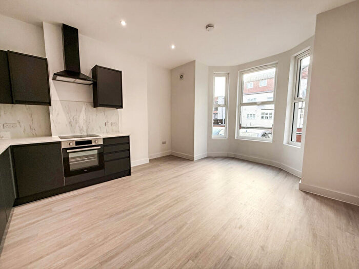 2 Bedroom Flat To Rent In Meadow Road, Beeston, NG9