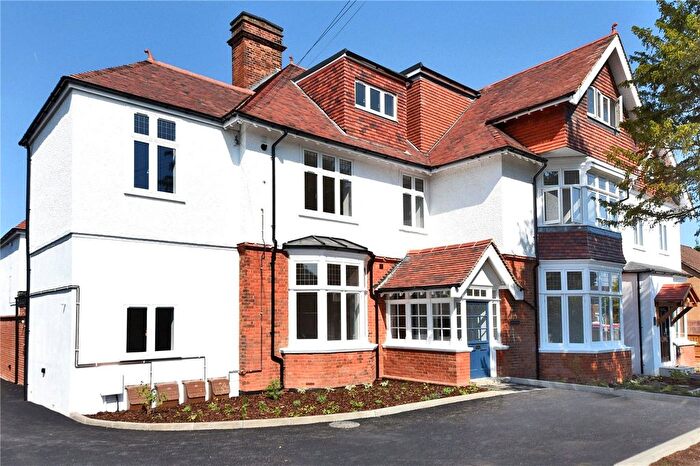 1 Bedroom Flat For Sale In Holly Oak Close, Cheam, Sutton, SM2