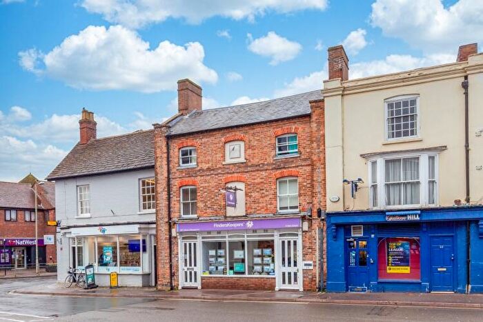 1 Bedroom Apartment To Rent In Market Square, Bicester, OX26