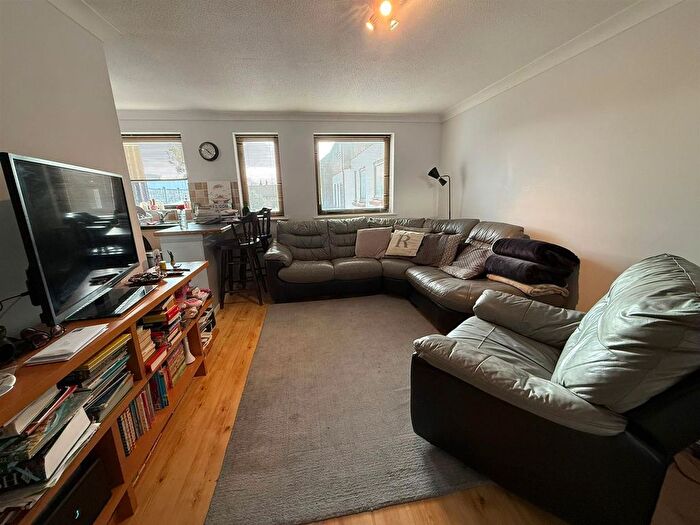 2 Bedroom Flat To Rent In Connaught Road, Ilford, IG1