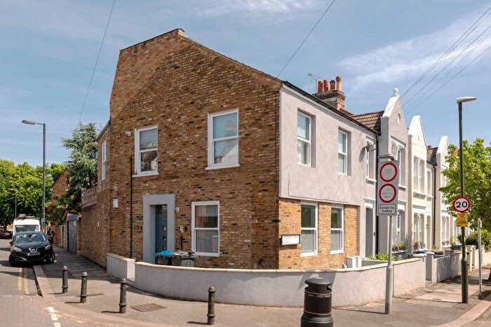 2 Bedroom Detached House To Rent In Haydon Park Road, Wimbledon, London, SW19