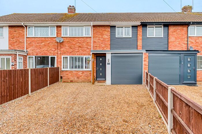 3 Bedroom Terraced House For Sale In Orchard Close, Heartsease, NR7