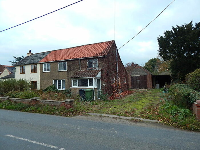 2 Bedroom Cottage For Sale In Toad Cottage, Aylsham Road, Felmingham, North Walsham, Norfolk, NR28