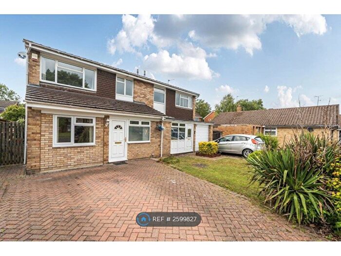 3 Bedroom Semi-Detached House To Rent In Ribstone Road, Maidenhead, SL6