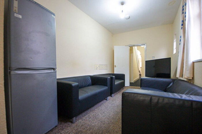 7 Bedroom Terraced House To Rent In Harrow Road, Selly Oak, Birmingham, B29