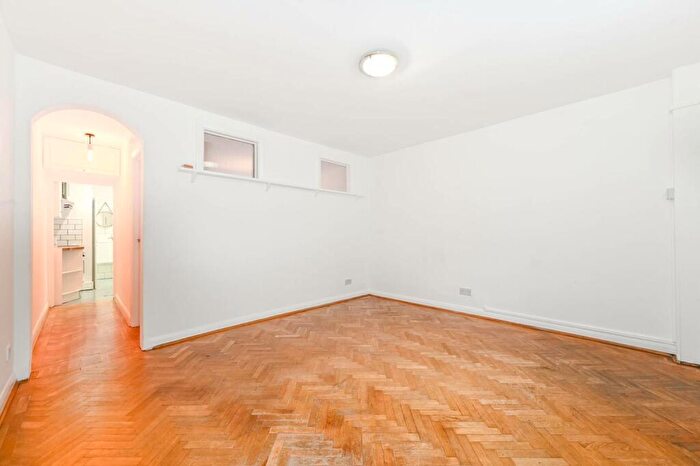 1 Bedroom Flat To Rent In St Peters Street, Angel, London, N1