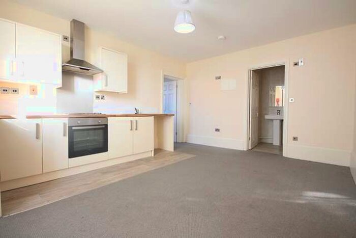 1 Bedroom Ground Flat To Rent In Cedar Court, Bromyard Road, St Johns, Worcester, WR2