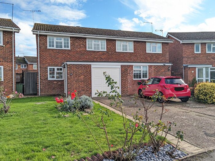 3 Bedroom Semi-Detached House To Rent In Lucks Way, Marden, TN12