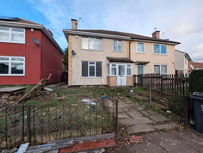 4 Bedroom Semi Detached House For Sale In Aikman Avenue, Leicester, LE3