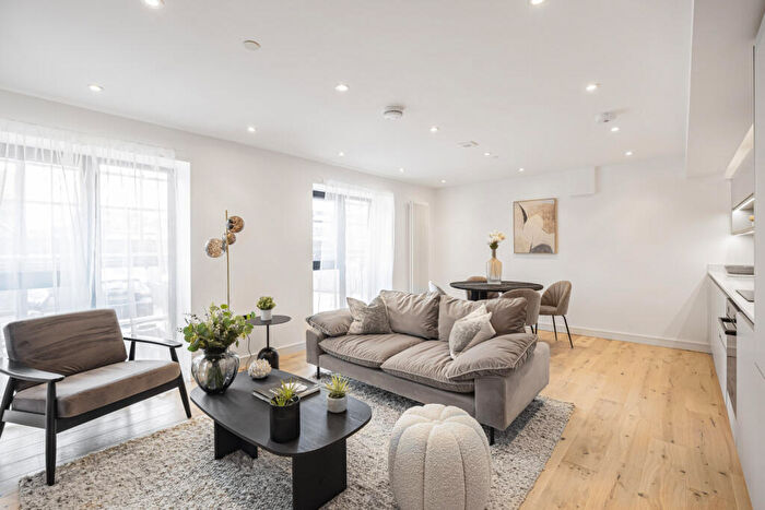 2 Bedroom Flat For Sale In Fairfield Road, CM14