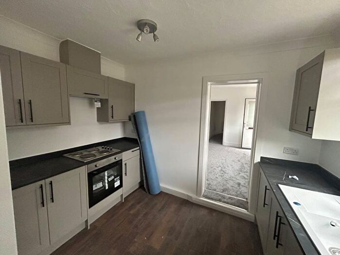 2 Bedroom Flat To Rent In Park Terrace, Southend On Sea, SS0