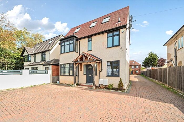 4 Bedroom Detached House To Rent In Stoke Road, Slough, Berkshire, SL2
