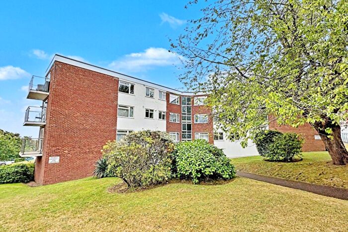 2 Bedroom Flat For Sale In Southbourne, BH6
