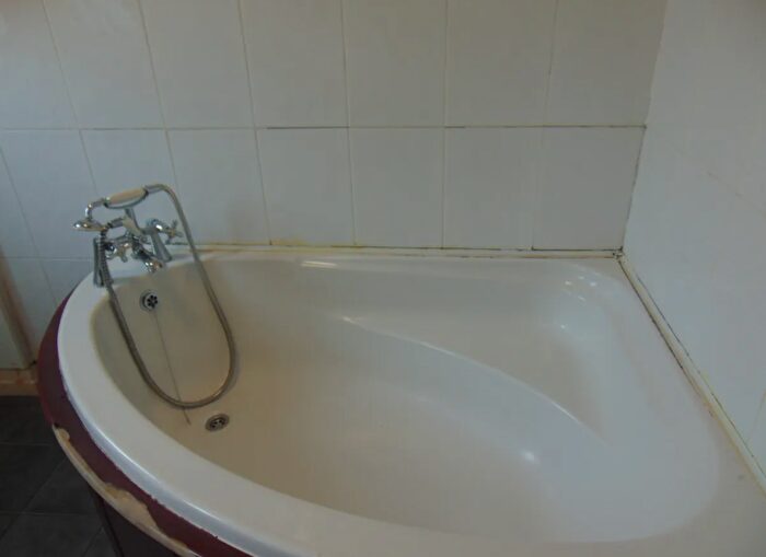 3 Bedroom Semi-Detached House For Sale In Dialstone Lane, Stockport, SK2