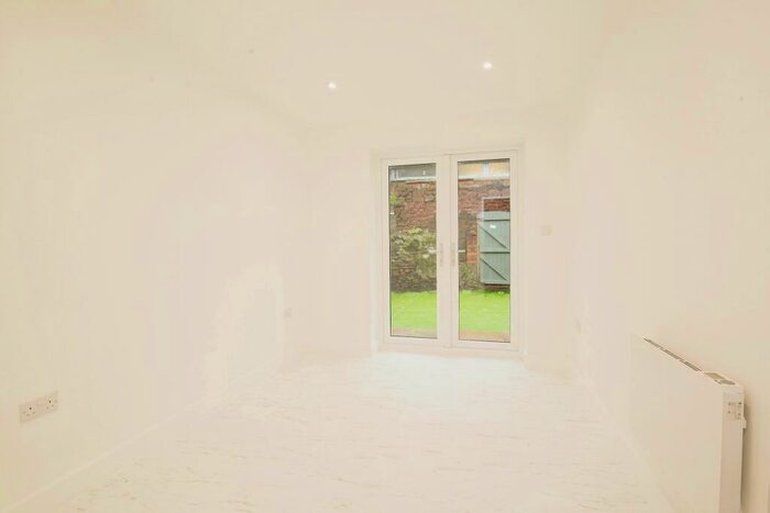 2 Bedroom Apartment To Rent In Cowbridge Road East, Canton, CF5
