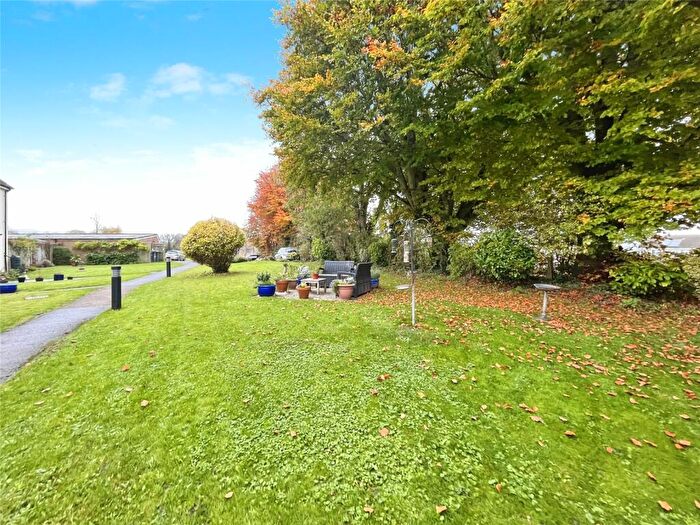 2 Bedroom Apartment For Sale In Weirside Court, Edington, BA13