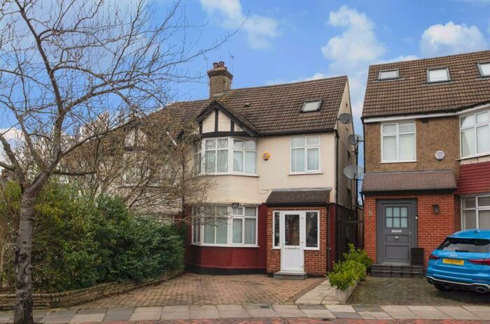 4 Bedroom Semi-Detached House To Rent In St Margarets Avenue, Whetstone, London, N20
